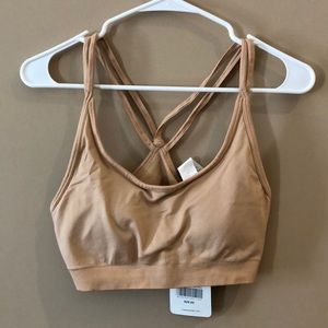 Seamless sports bra with padding light support